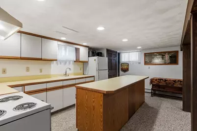 4 Anderson St, Peabody, MA 01960 - Photo 17