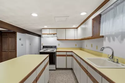 4 Anderson St, Peabody, MA 01960 - Photo 21