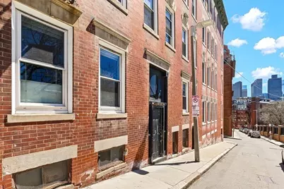 31 Snow Hill St #3, Boston, MA 02113 - Photo 17