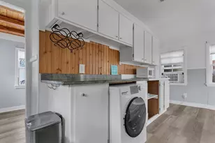 10R Barnes St, Wareham, MA 02571 - Photo 9