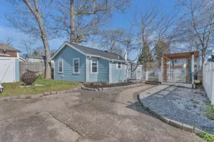 10R Barnes St, Wareham, MA 02571 - Photo 1