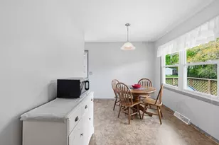 3 Vinal St, Hudson, MA 01749 - Photo 9