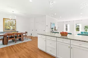 7 Sherman Pl, Winchester, MA 01890 - Photo 11