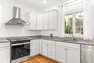 7 Sherman Place, Winchester, MA 01890 - Photo 11