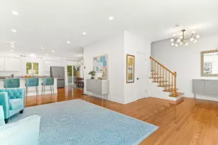 7 Sherman Pl, Winchester, MA 01890 - Photo 7