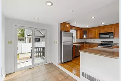 13 Munroe Ave, Woburn, MA 01801 - Photo 9