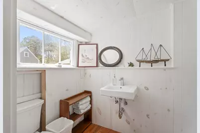 16 Atlantic Avenue, Oak Bluffs, MA 02557 - Photo 9