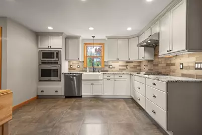 48 Beatrice Ln, Holliston, MA 01746 - Photo 5