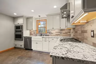 48 Beatrice Ln, Holliston, MA 01746 - Photo 9