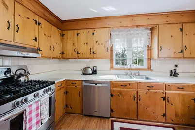 10 Old Mattapoisett Neck Rd, Mattapoisett, MA 02739 - Photo 9