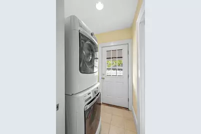 25 Lyman St, Beverly, MA 01915 - Photo 17