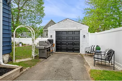 25 Lyman St, Beverly, MA 01915 - Photo 33