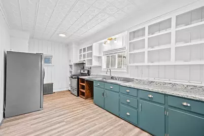 712-722 Eastern Ave #1, Fall River, MA 02723 - Photo 9