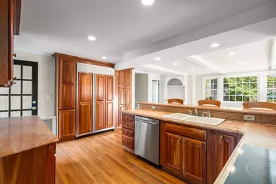 22 Lafayette Cir, Wellesley, MA 02482 - Photo 9