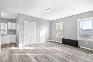 712 Eastern Ave, Fall River, MA 02723 - Photo 3