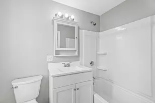 712 Eastern Ave, Fall River, MA 02723 - Photo 7