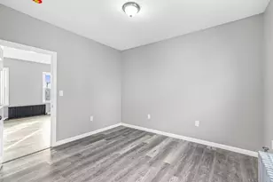 712 Eastern Ave, Fall River, MA 02723 - Photo 5