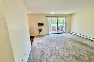 47 Edgelawn Ave, North Andover, MA 01845 - Photo 9