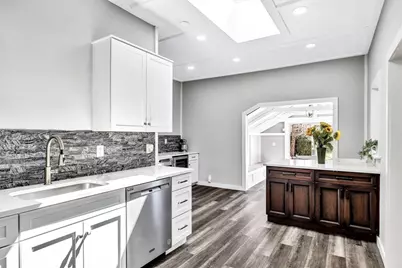 388 Sea St, Barnstable, MA 02601 - Photo 9