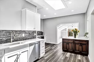 388 Sea St, Barnstable, MA 02601 - Photo 9