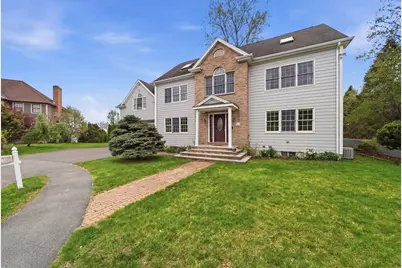 131 Range Heights Rd, Lynn, MA 01904 - Photo 3