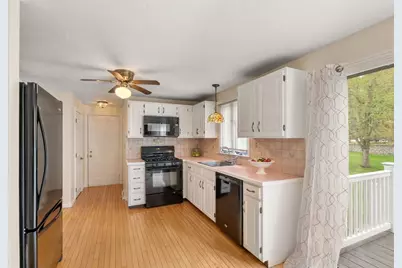 4 Fuller Pl, Franklin, MA 02038 - Photo 13