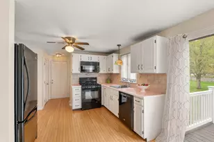 4 Fuller Pl, Franklin, MA 02038 - Photo 13