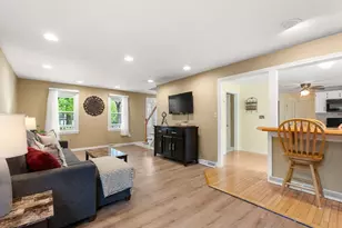 4 Fuller Pl, Franklin, MA 02038 - Photo 9