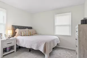 60 Chapin St, Holyoke, MA 01040 - Photo 9