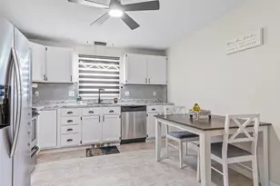 60 Chapin St, Holyoke, MA 01040 - Photo 5