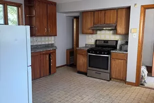 10 Folsom Ct, Malden, MA 02148 - Photo 3