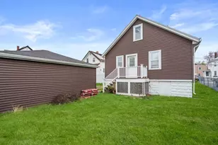 22 Davis St, Malden, MA 02148 - Photo 9