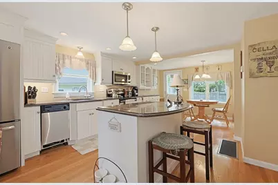 7 Lilac Court, Walpole, MA 02081 - Photo 3