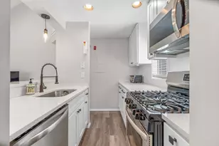 39 Mashie Cir, Mashpee, MA 02649 - Photo 17