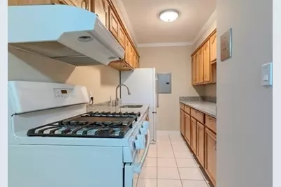 10 Longwood Dr #5, Andover, MA 01810 - Photo 3