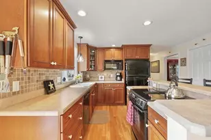 16 Hall St, Plymouth, MA 02360 - Photo 9