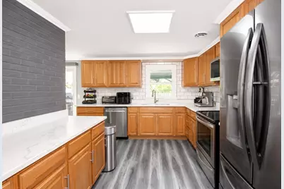 44 Schley St, Chicopee, MA 01020 - Photo 9