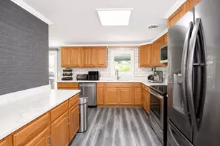44 Schley St, Chicopee, MA 01020 - Photo 9