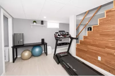 44 Schley St, Chicopee, MA 01020 - Photo 17