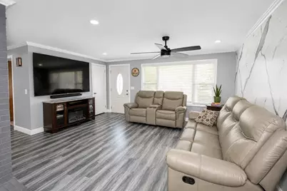44 Schley St, Chicopee, MA 01020 - Photo 3