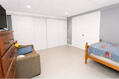 44 Schley St, Chicopee, MA 01020 - Photo 21