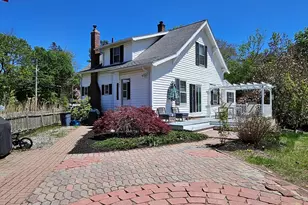 131 Pleasant St, Paxton, MA 01612 - Photo 1