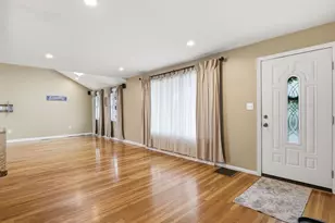 73 Pawtucket Dr, Lowell, MA 01854 - Photo 11