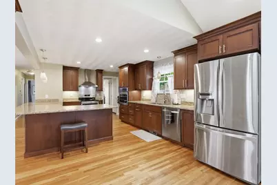 73 Pawtucket Dr, Lowell, MA 01854 - Photo 5
