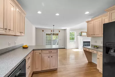 278 Whitney, Holyoke, MA 01040 - Photo 11