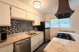 115 Jamestown Dr, Springfield, MA 01108 - Photo 5