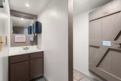 136 Pleasant Street, Ware, MA 01082 - Photo 19