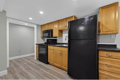 40 Elm St #B, Wakefield, MA 01880 - Photo 3