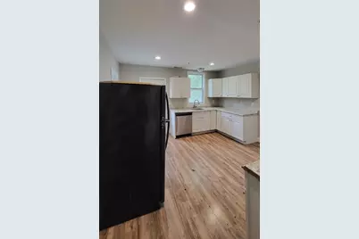75 Livingston Street #B, Lowell, MA 01852 - Photo 5
