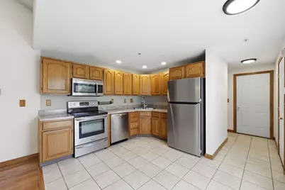 18 Castle Hill Rd #G, Agawam, MA 01001 - Photo 5
